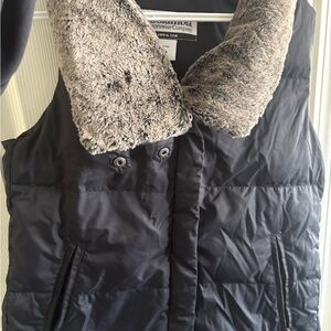 Columbia Black Puffer Vest with Faux Fur Collar